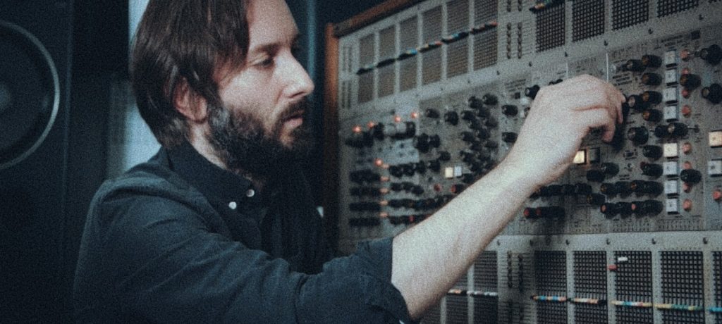 ELECTRONIC VIBRATIONS – A SOUND CHANGES THE WORLD